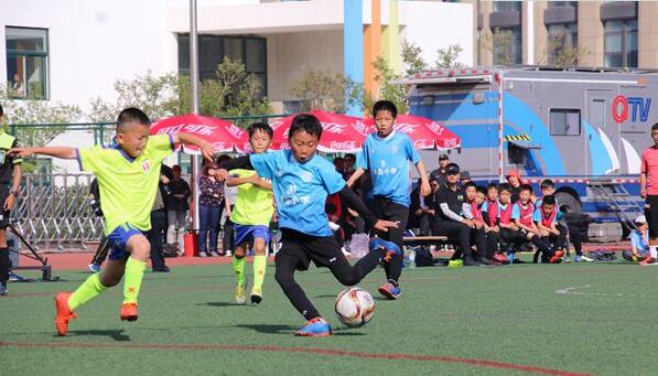 苏超、湘超等足球联赛都是群众性业余足球联赛老百姓喜欢就喜欢它业余的性质如果各个球队都湘超联赛 - 湖南省足球超级联赛赛程`直播`积分榜开始聘请专业球员专业教练那这个联赛早晚就会被群众所抛弃。