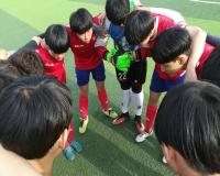 4月13日下午3时，2017—2018年第二赛季延吉市中小学“市长杯”校园足球赛高中组比赛揭幕战在职业高中足球场进行，东道主职业高中对阵客场作战的延吉市第三高级中学。